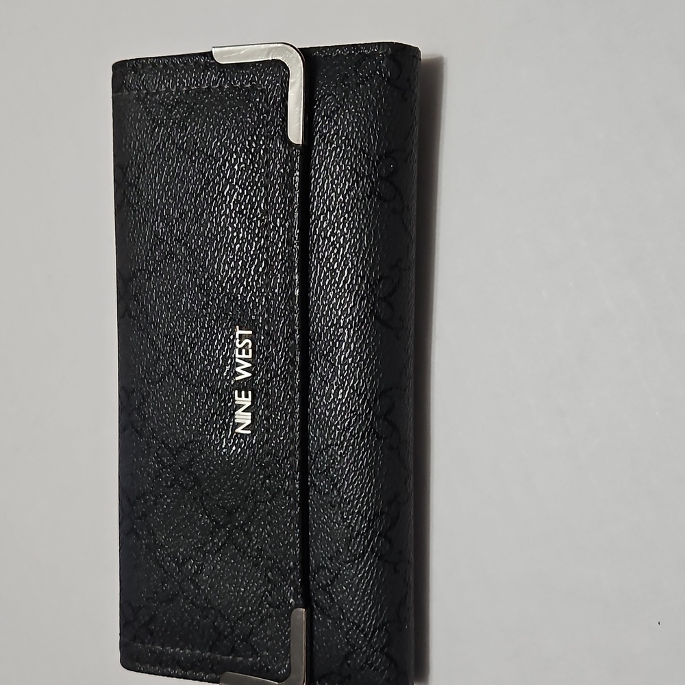 Nine West Textured Gray & Black Clutch Wallet